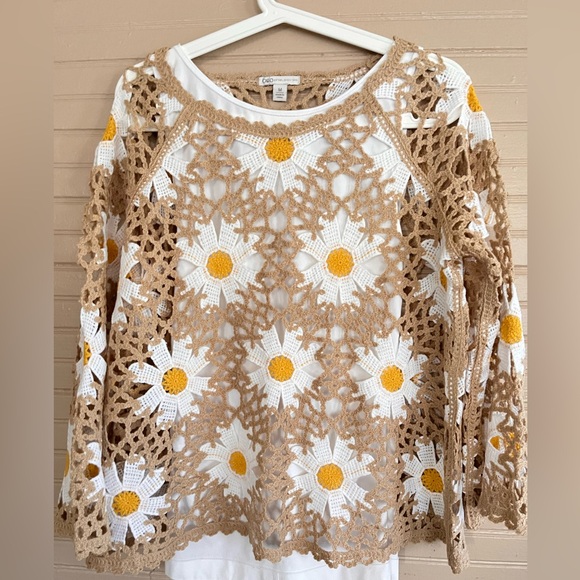 Cato Crochet Floral Lace Top - Tan and White with tank top Size M - Picture 4 of 8